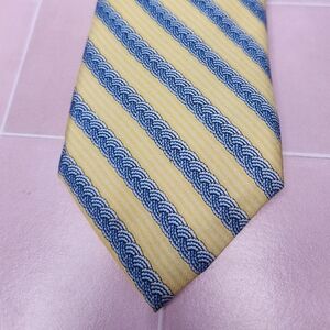 Vineyard Vines Yellow and Blue Striped Silk Tie